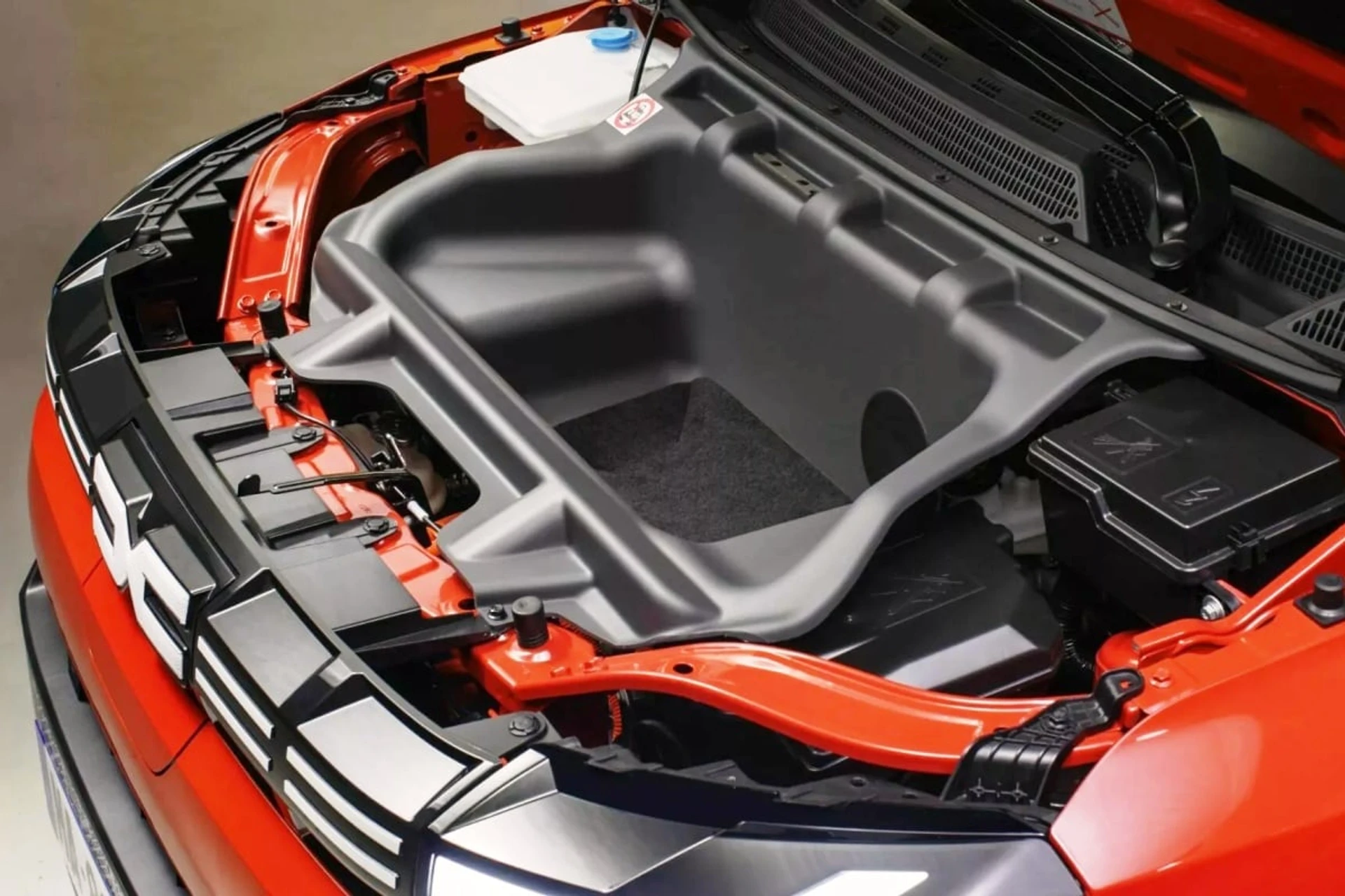 Dacia Spring front boot