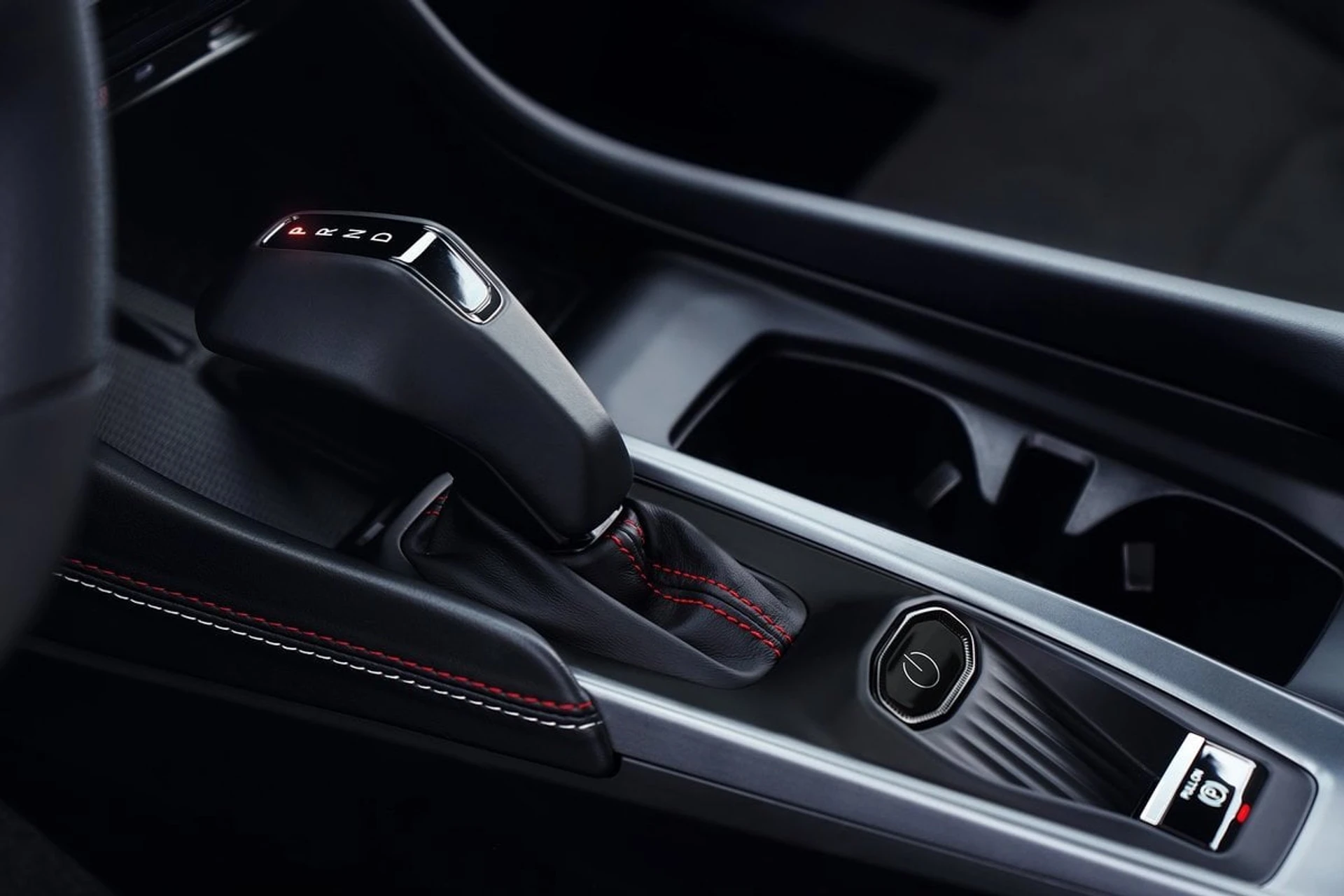 Dodge Charger Daytona inside gear stick