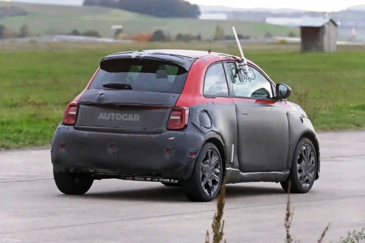 FIAT 500e Abarth rear