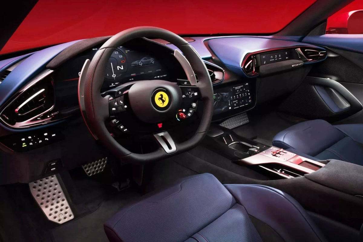 Ferrari 12Cilindri inside