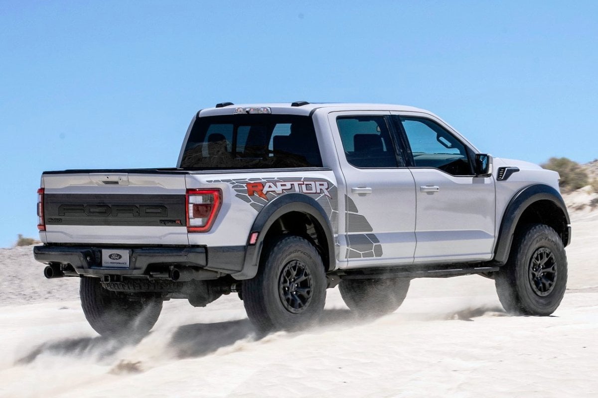 Ford F-150 Raptor R 4