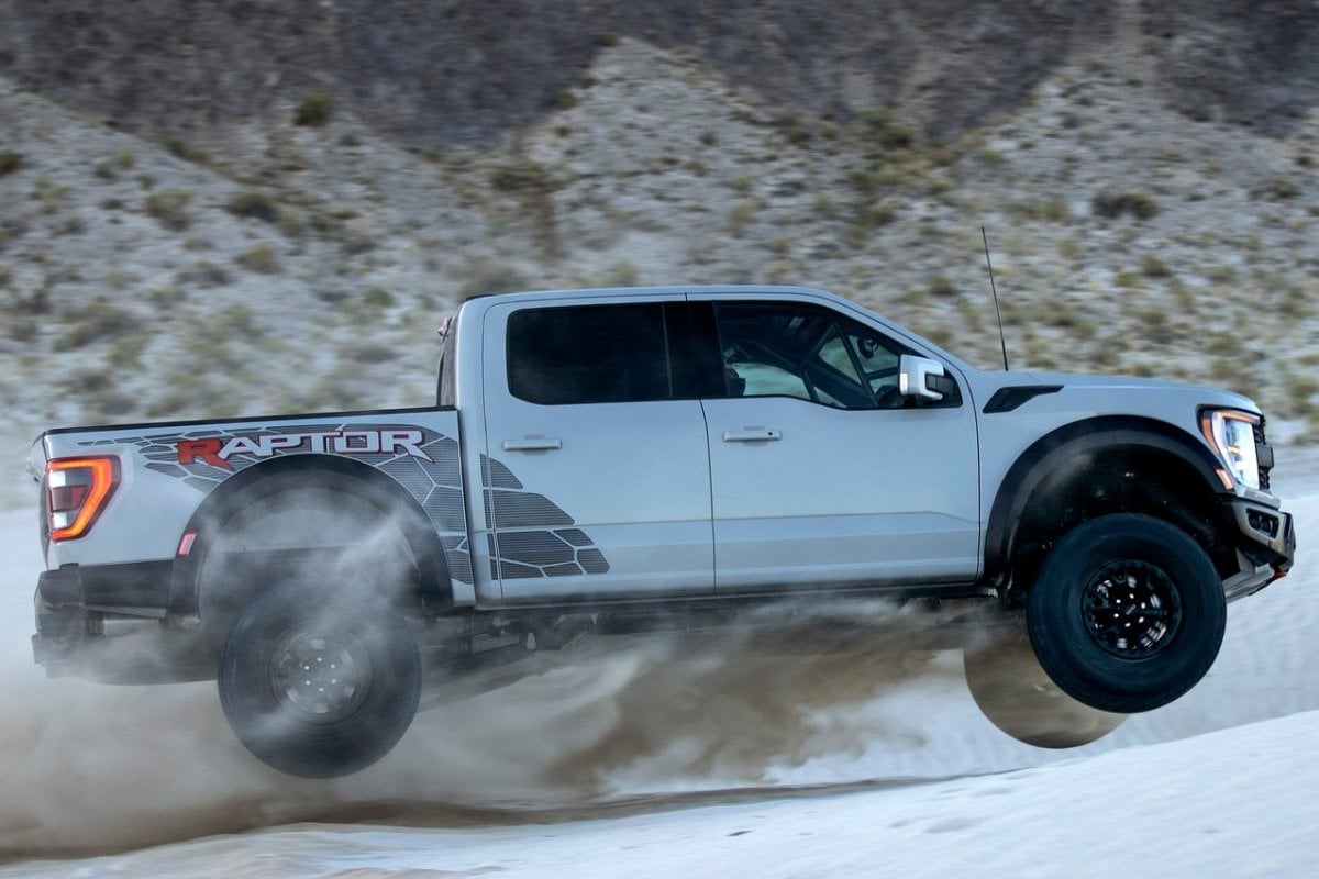 Ford F-150 Raptor R 5