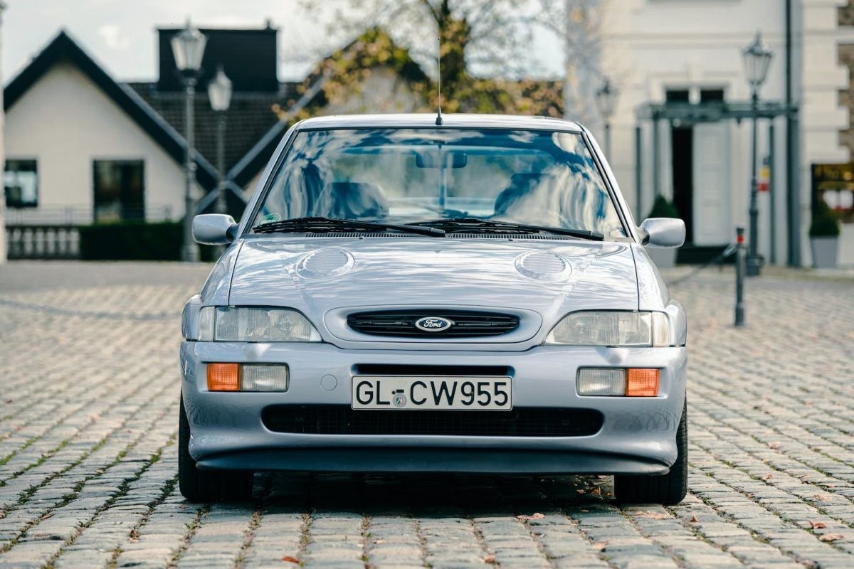 Ford Escort RS Cosworth front