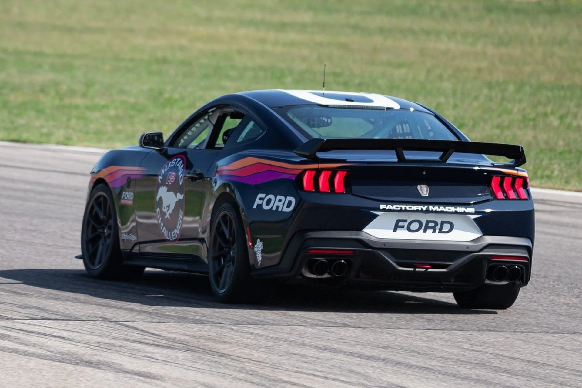 Ford Mustang Dark HorseR