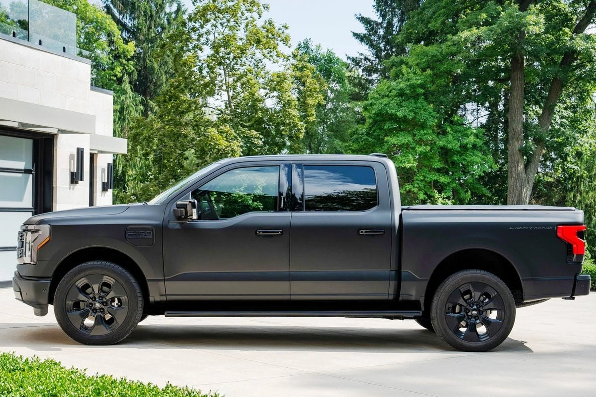 Ford F-150 Lightning Platinum Black