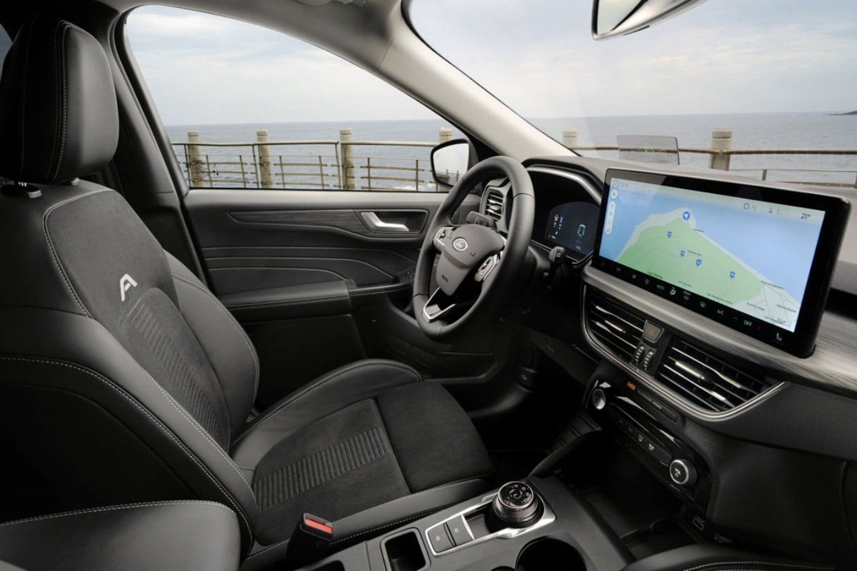 Ford Kuga inside 2024