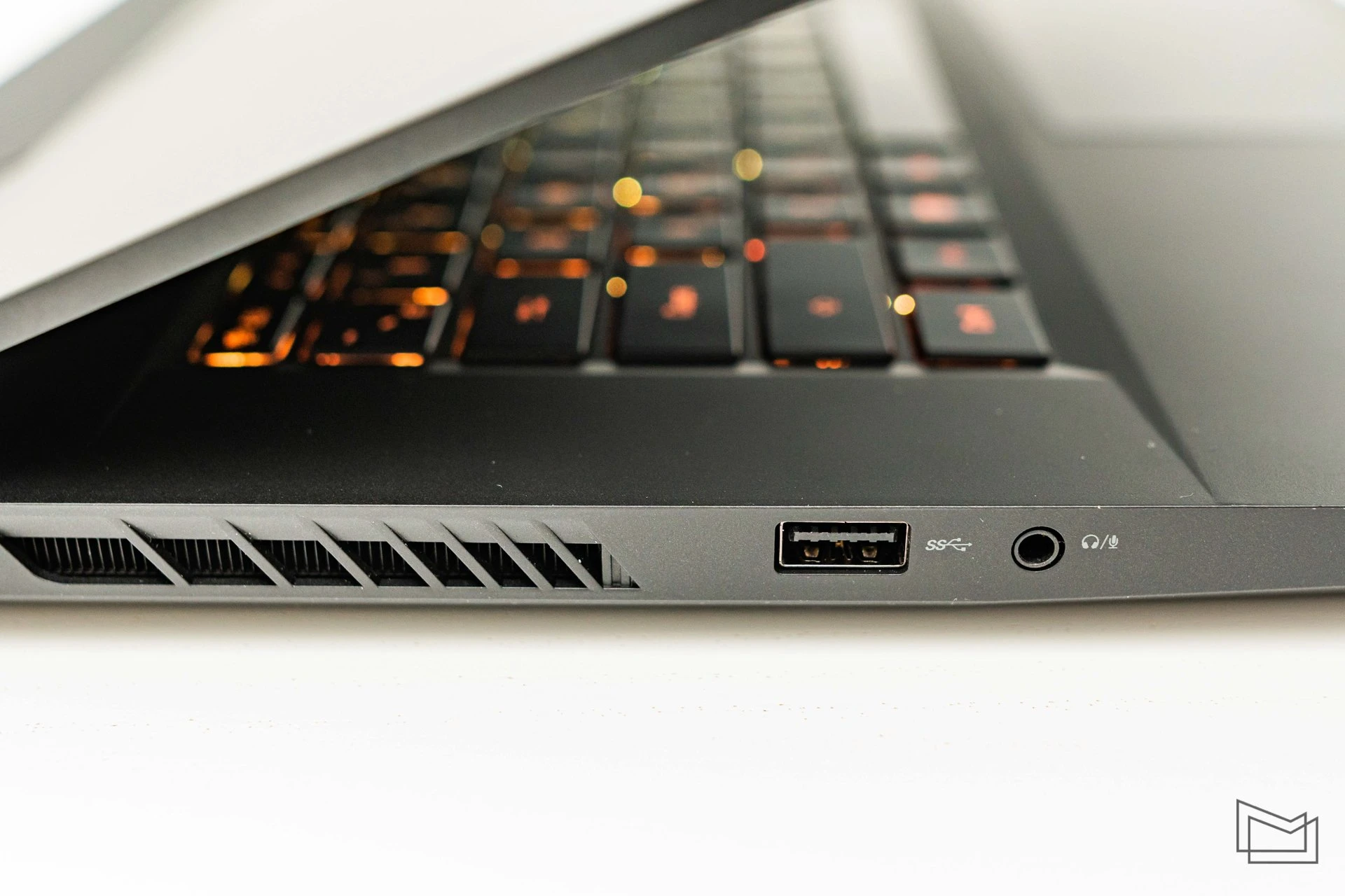 GIGABYTE AORUS 15 (BSF) (33 of 47)