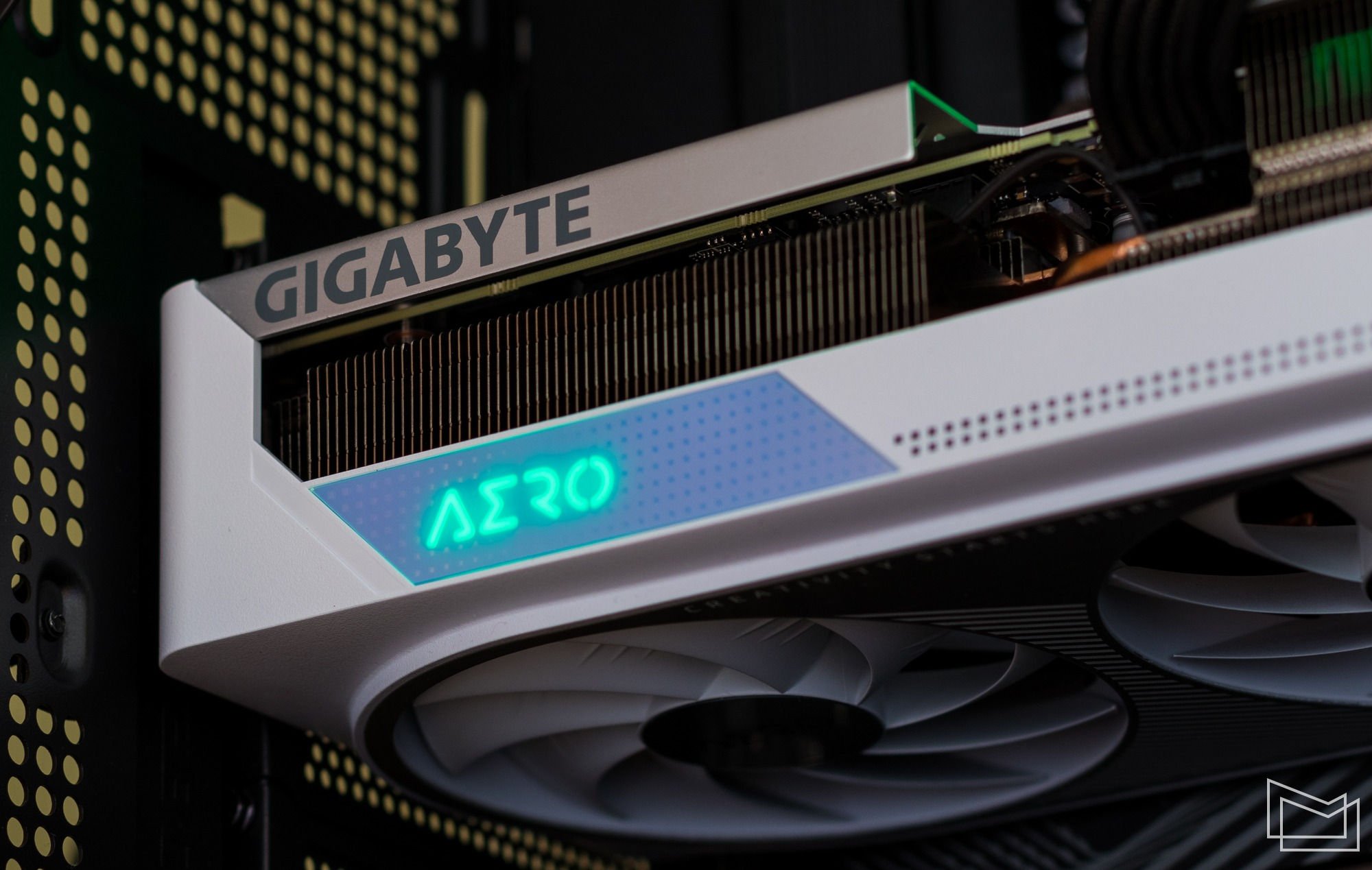 GIGABYTE_GeForce-RTX-4070-Ti-AERO-OC-12G_16