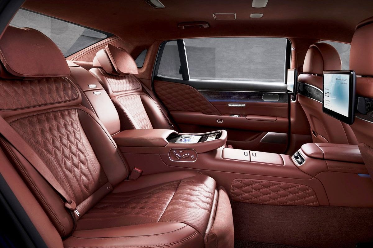 Genesis G90 inter 3