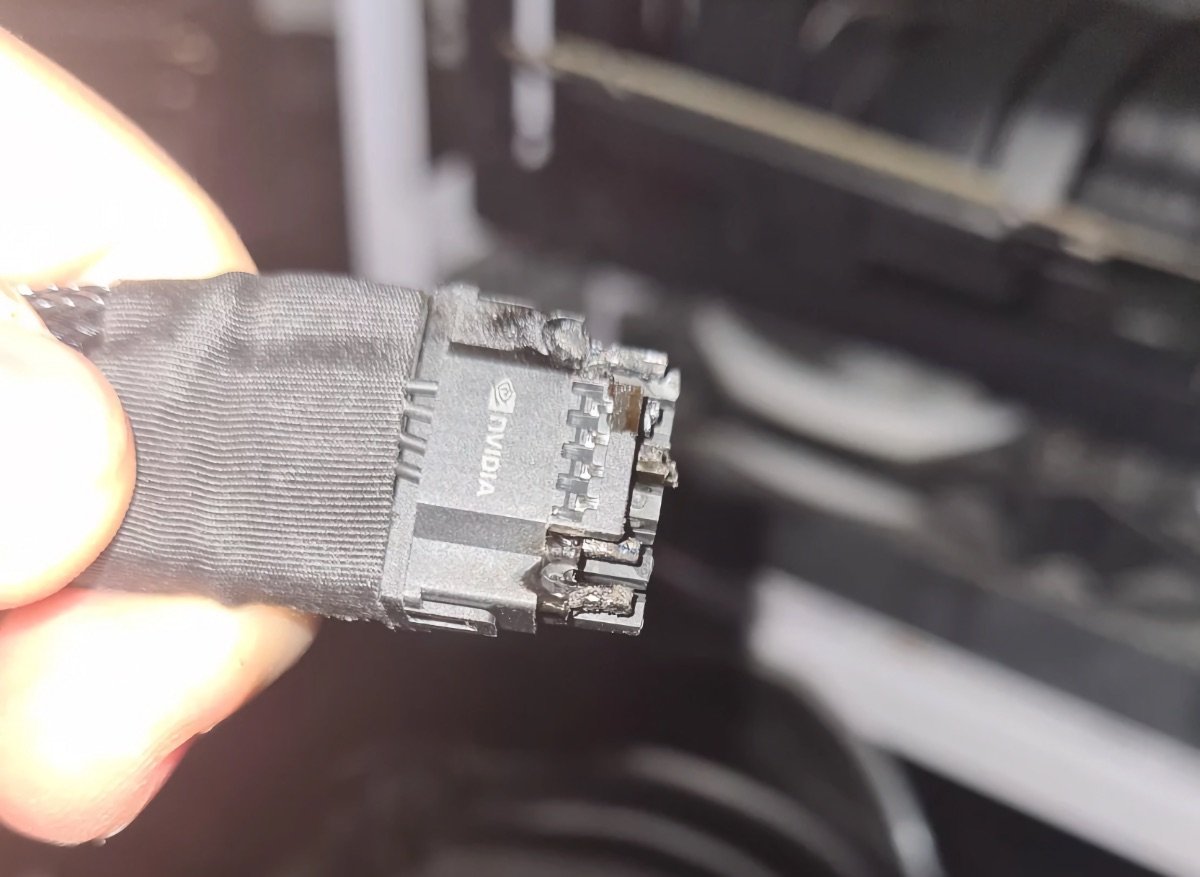 GeForce-RTX-4090-16-Pin-Connector-Burned-Melted