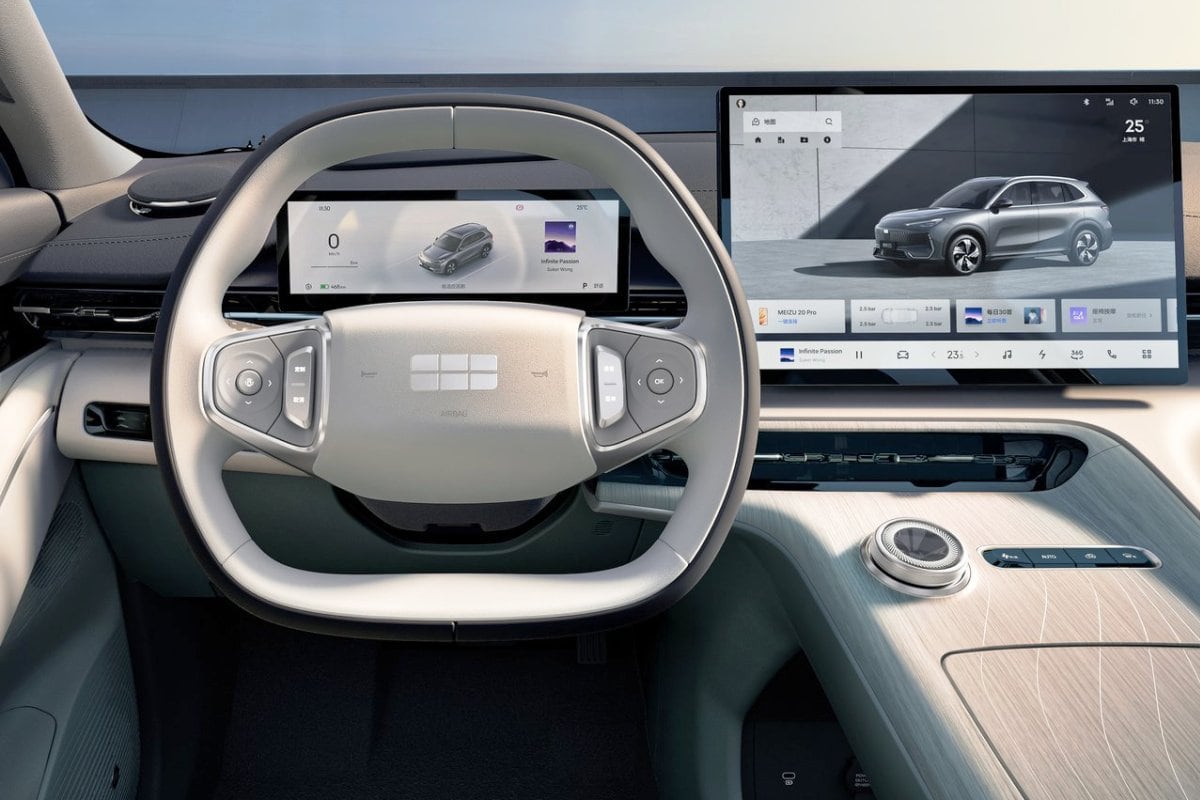 Geely Galaxy E5 inside 2025