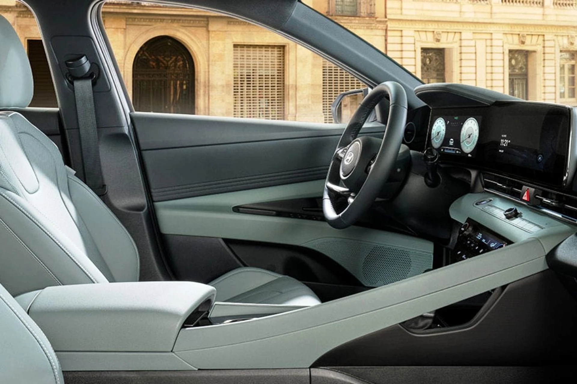 Hyundai Elantra inside