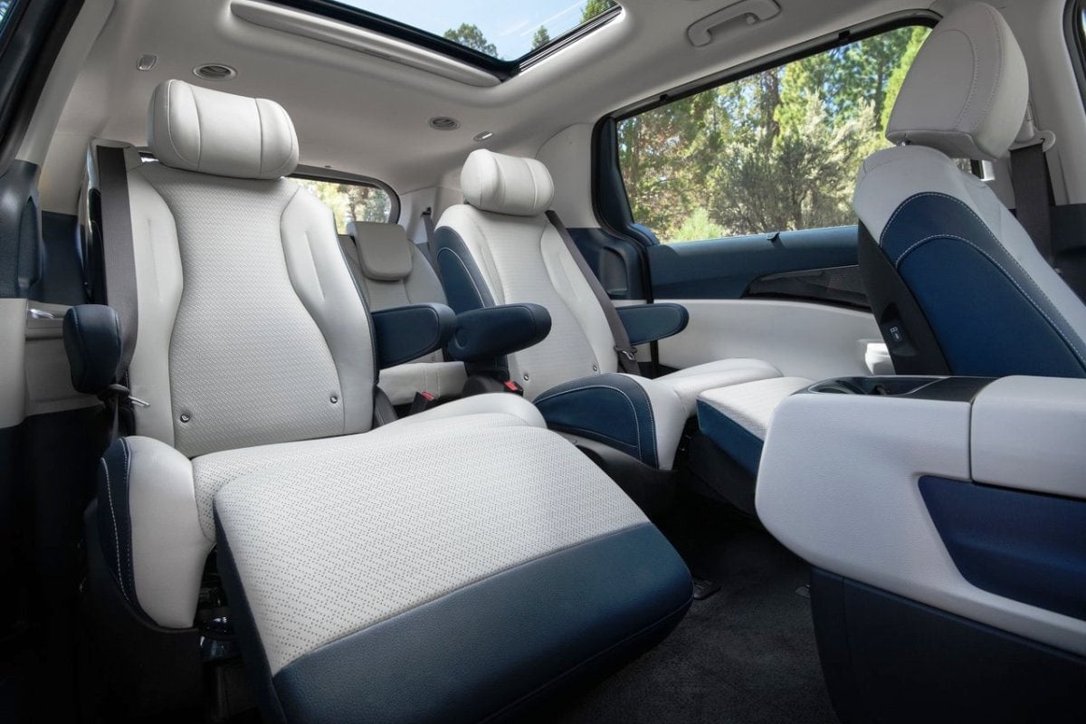 Kia Carnival seats