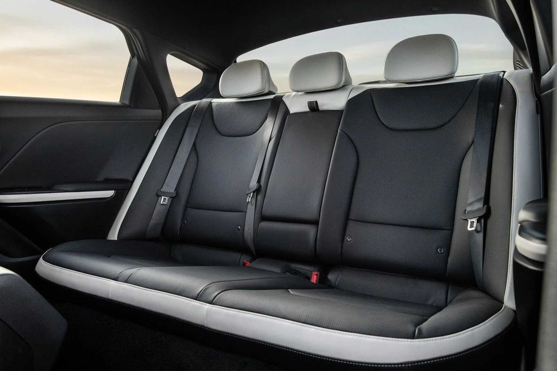 Kia K4 inside seats rear
