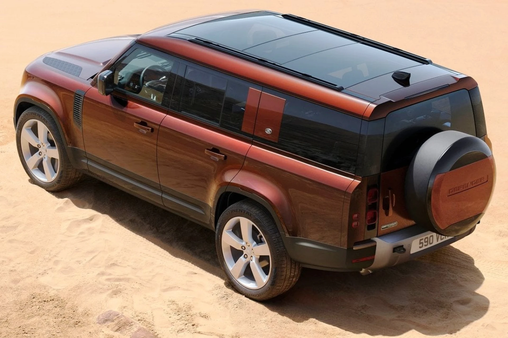 Land Rover Defender 130 2