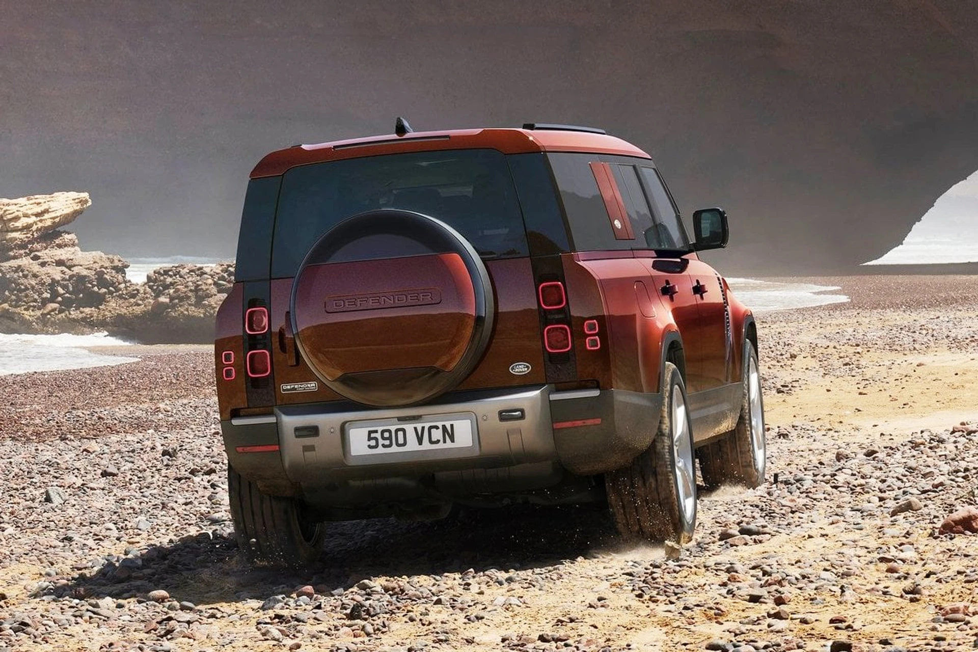 Land Rover Defender 130 3