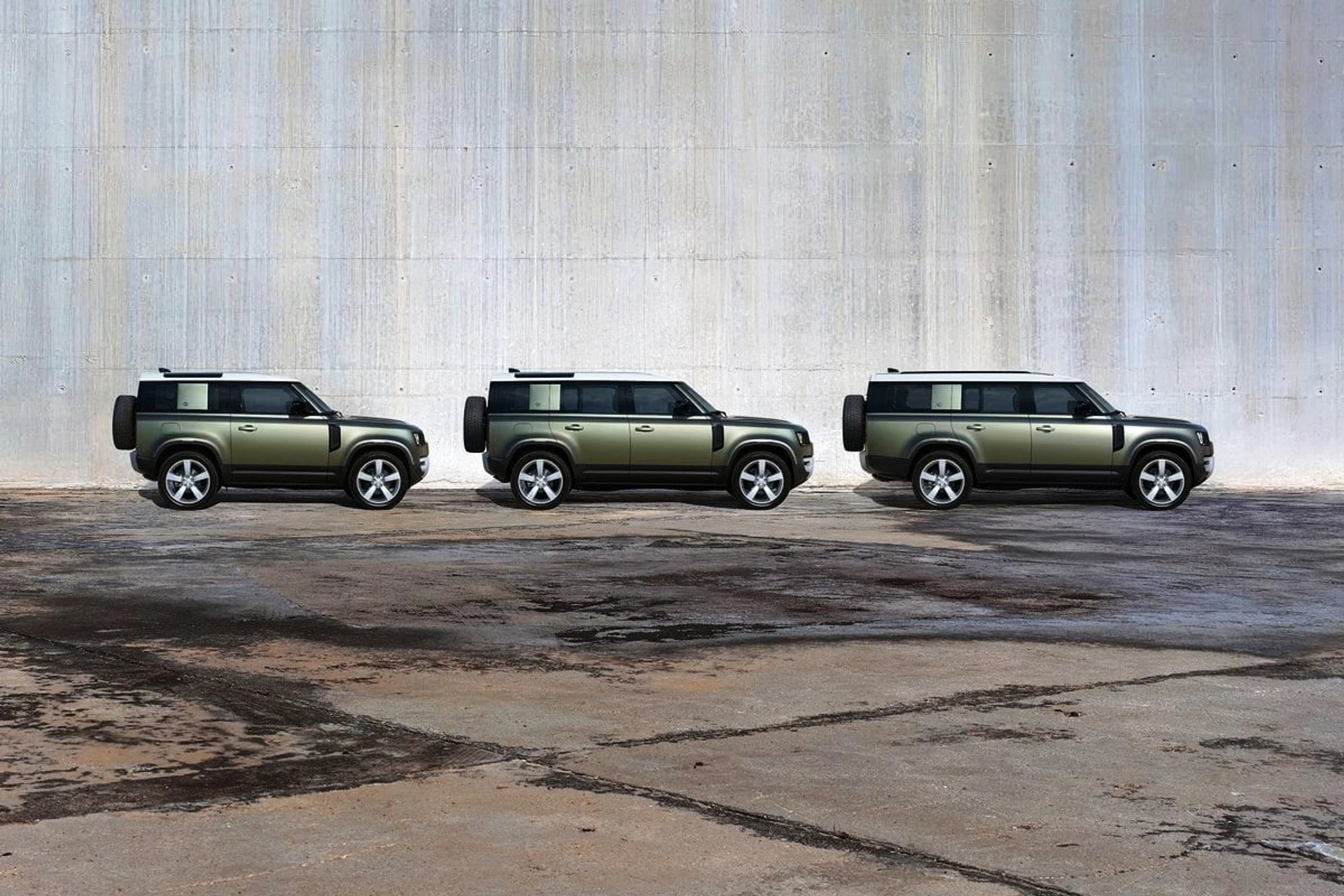 Land Rover Defender 130 5