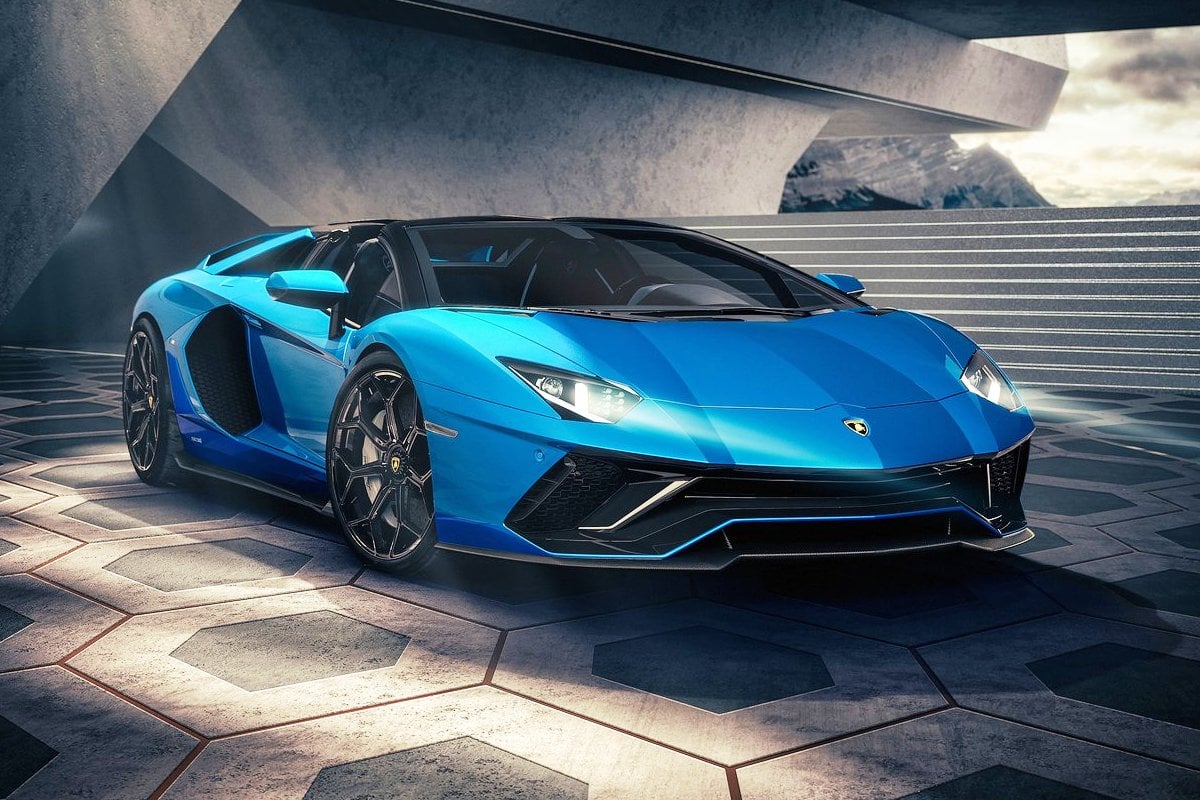 Lamborghini Aventador 5