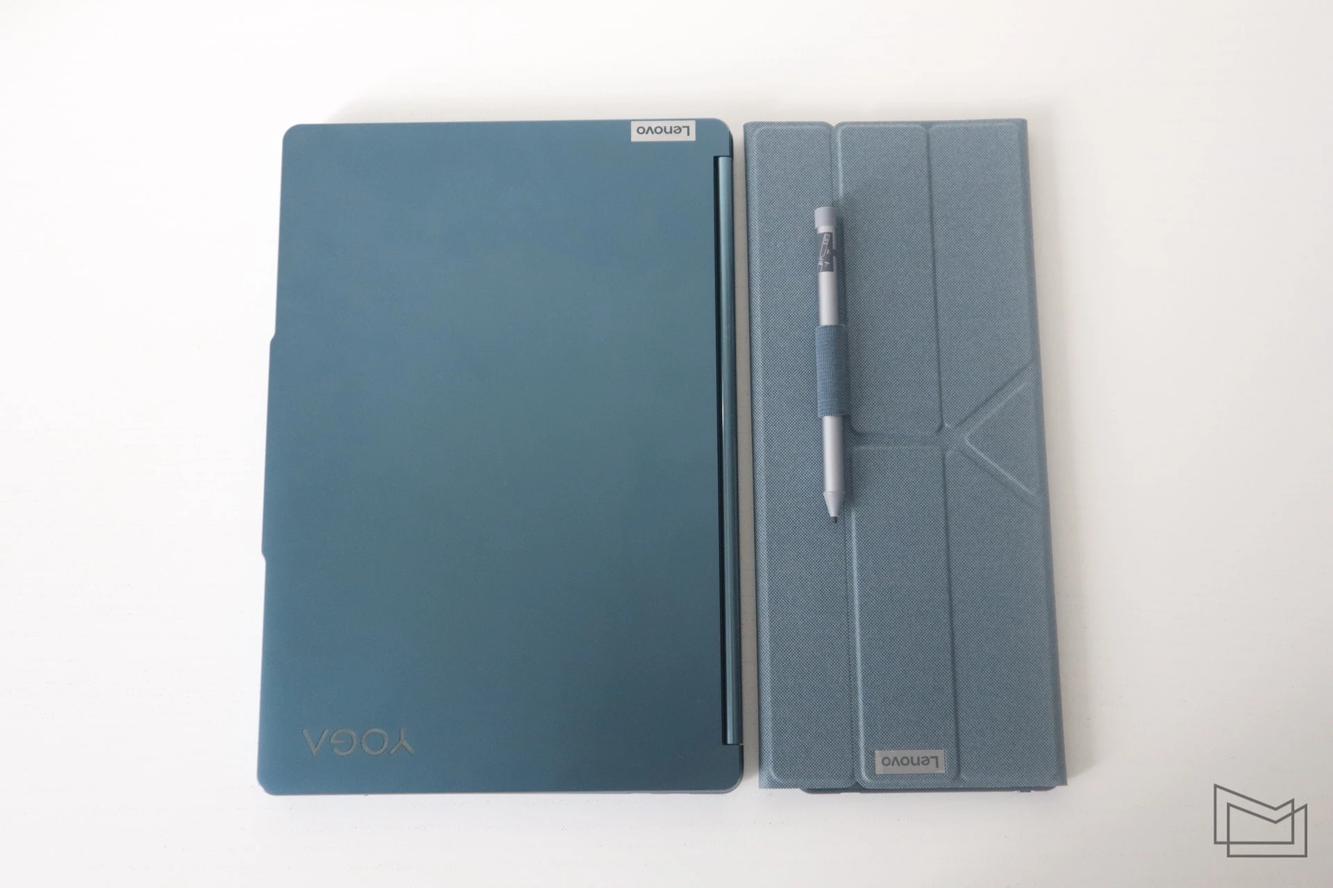 Lenovo-YogaBook-9i- 14
