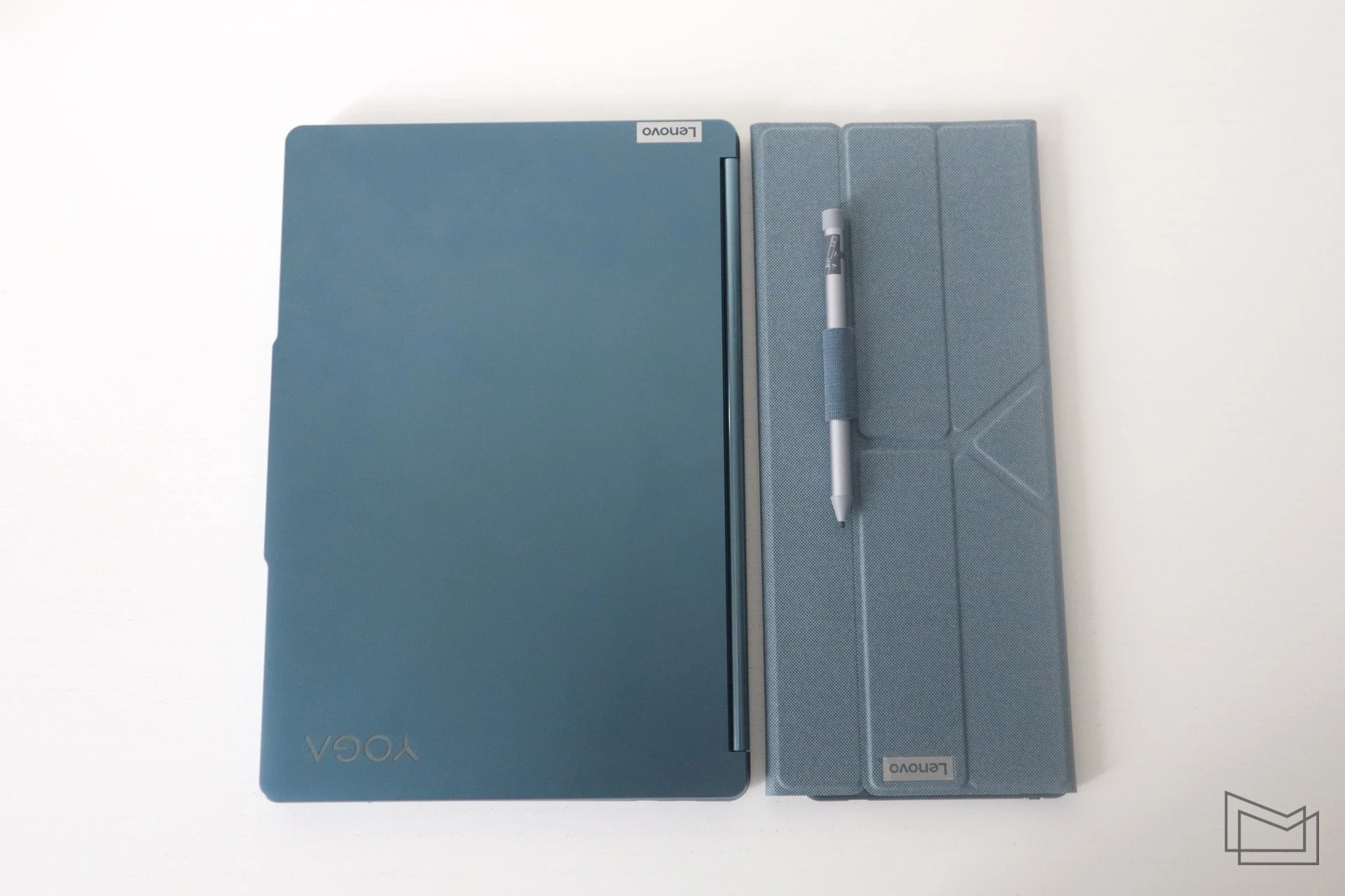 Lenovo-YogaBook-9i- 14