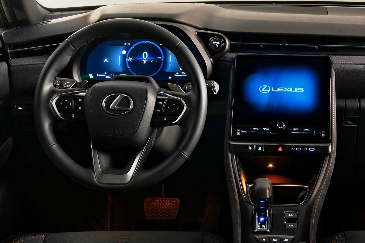 Lexus LBX 7