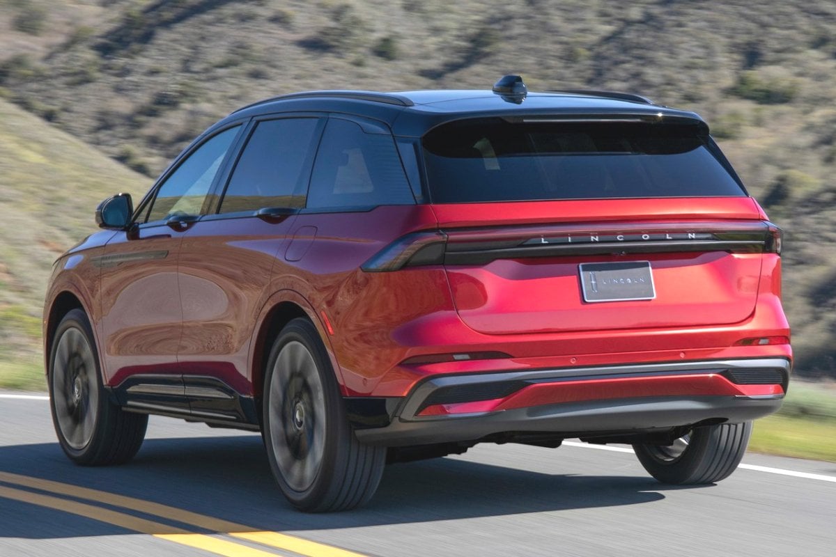Lincoln Nautilus rear