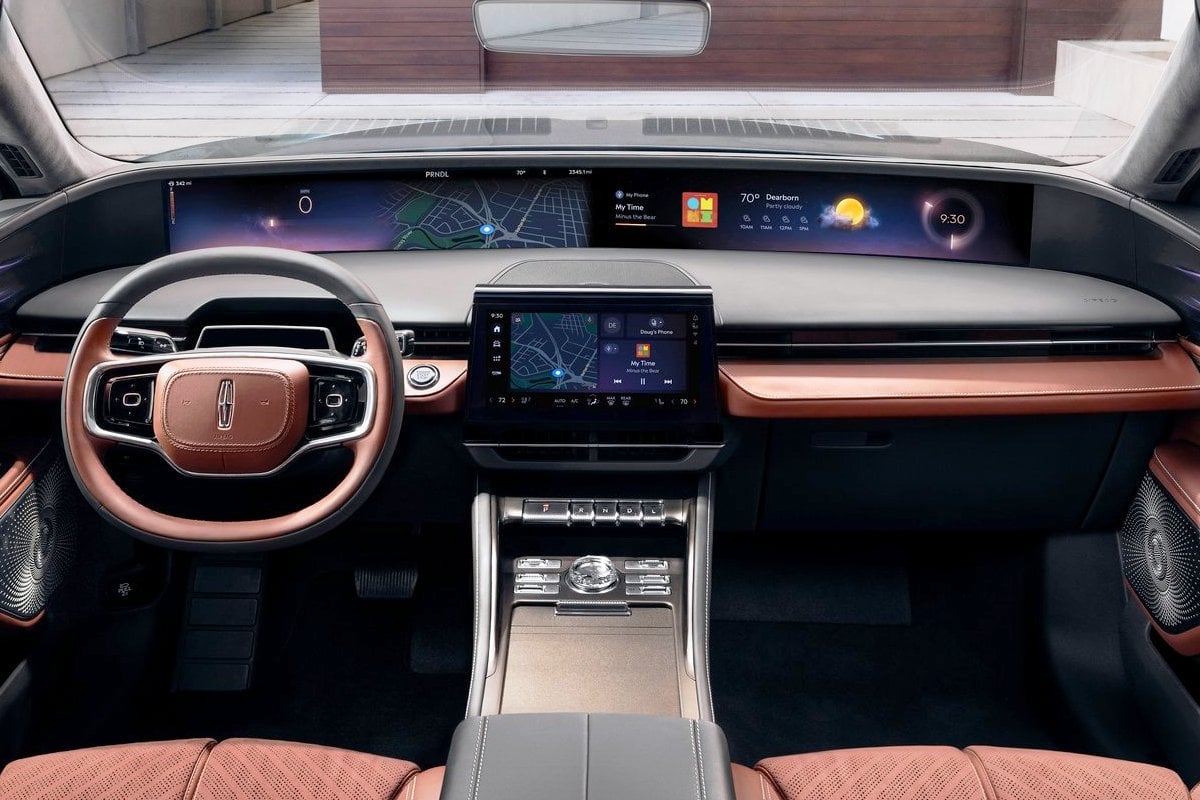 Lincoln Nautilus inside