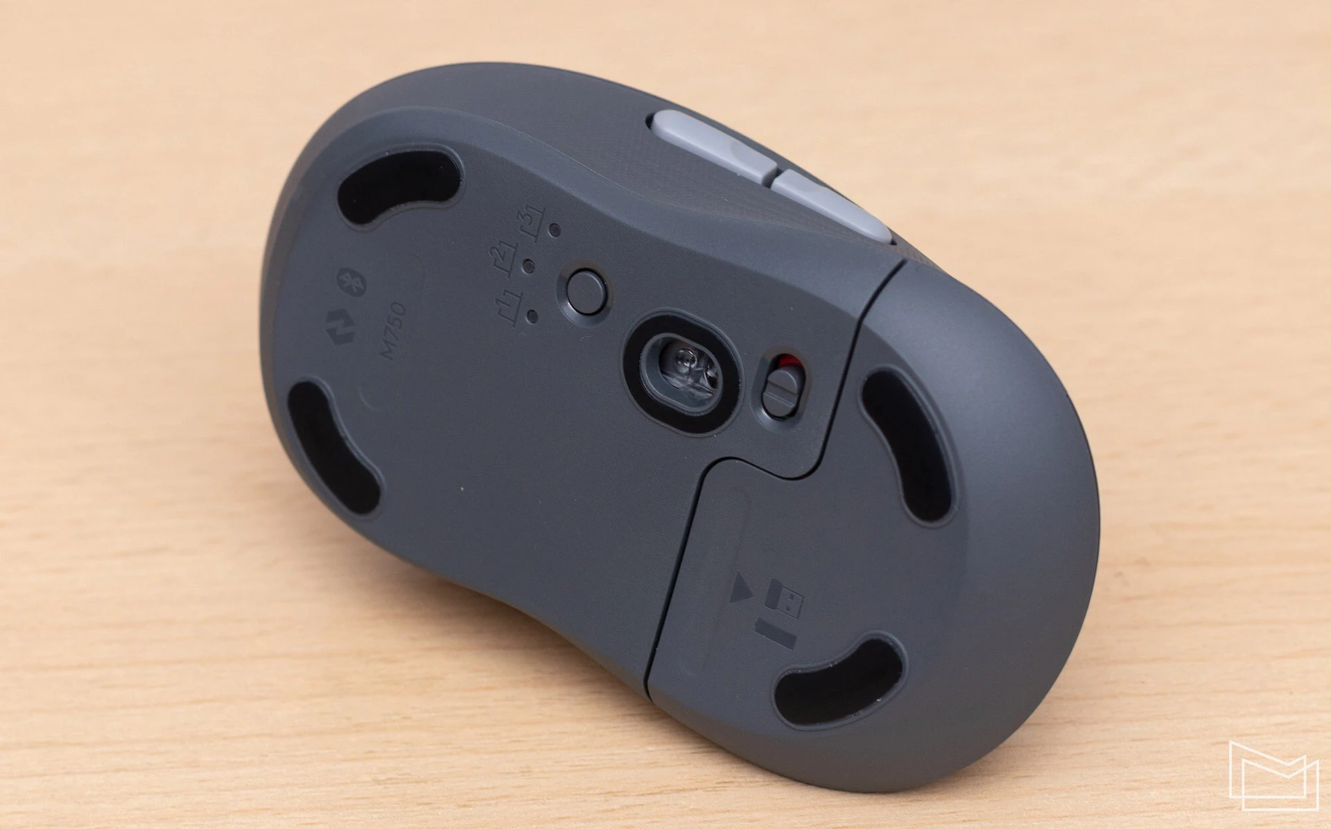 Logitech Signature Slim Combo MK950 09