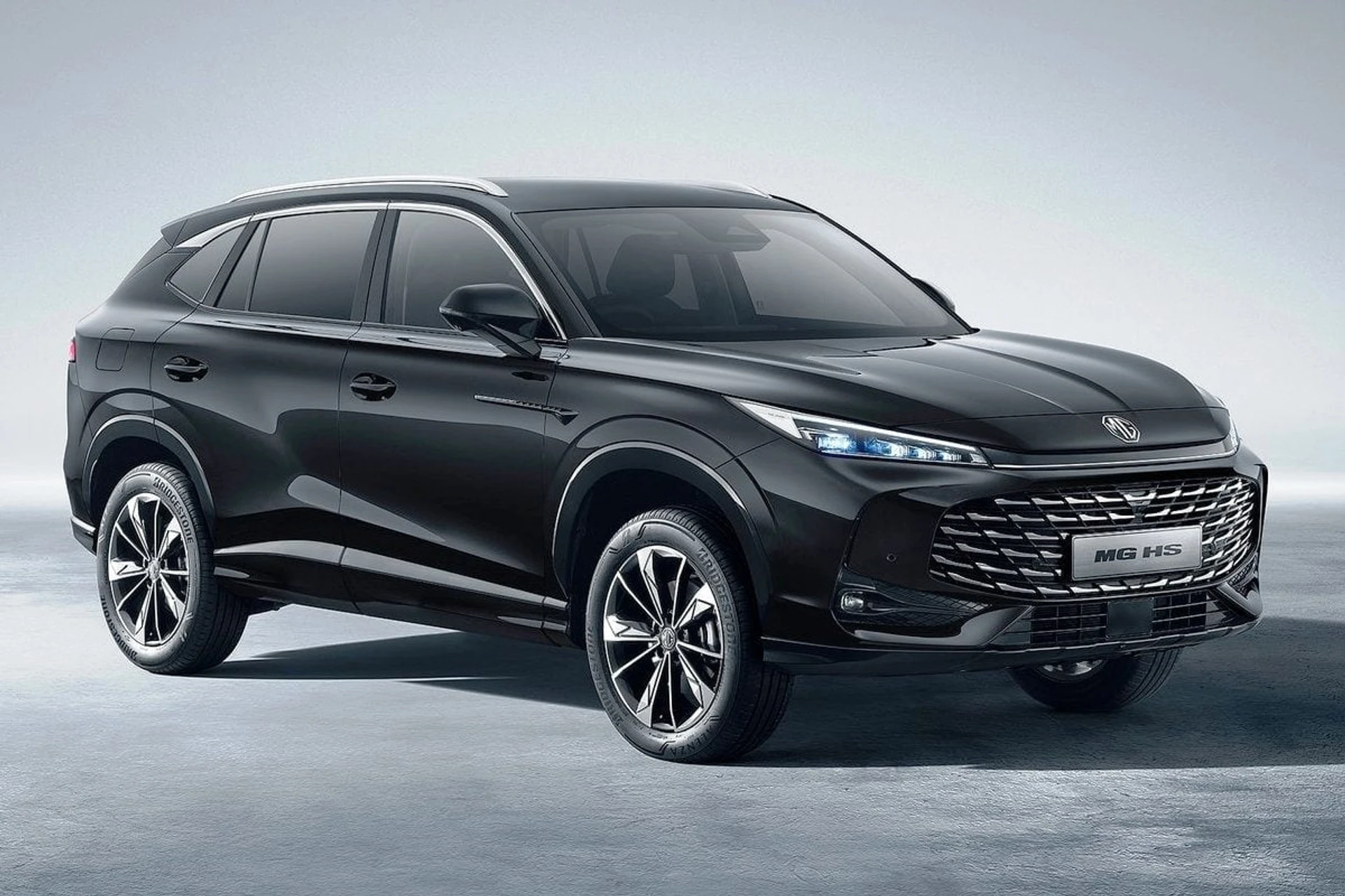 MG HS 2025