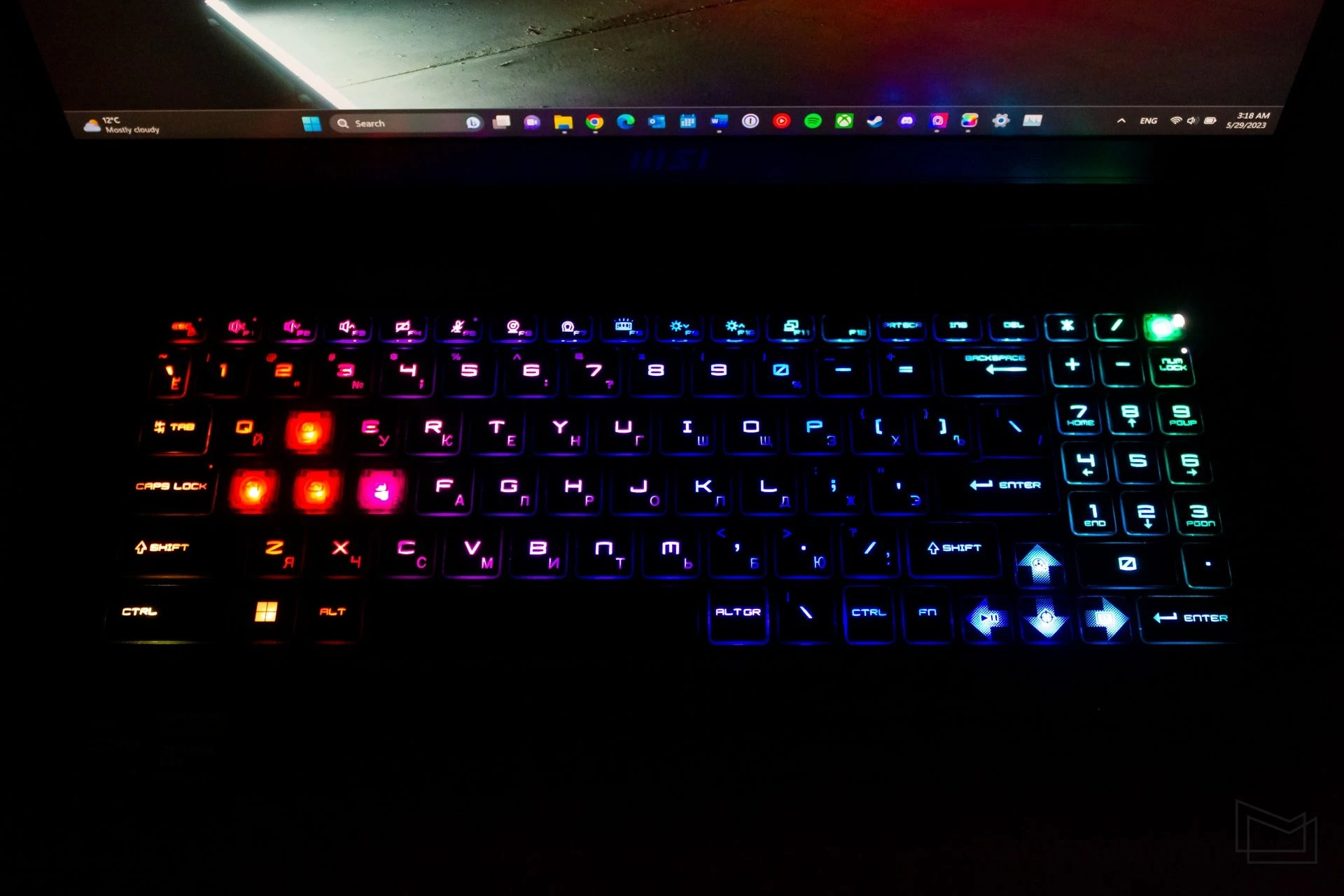 MSI Raider GE78HX 13VI (30 of 38)