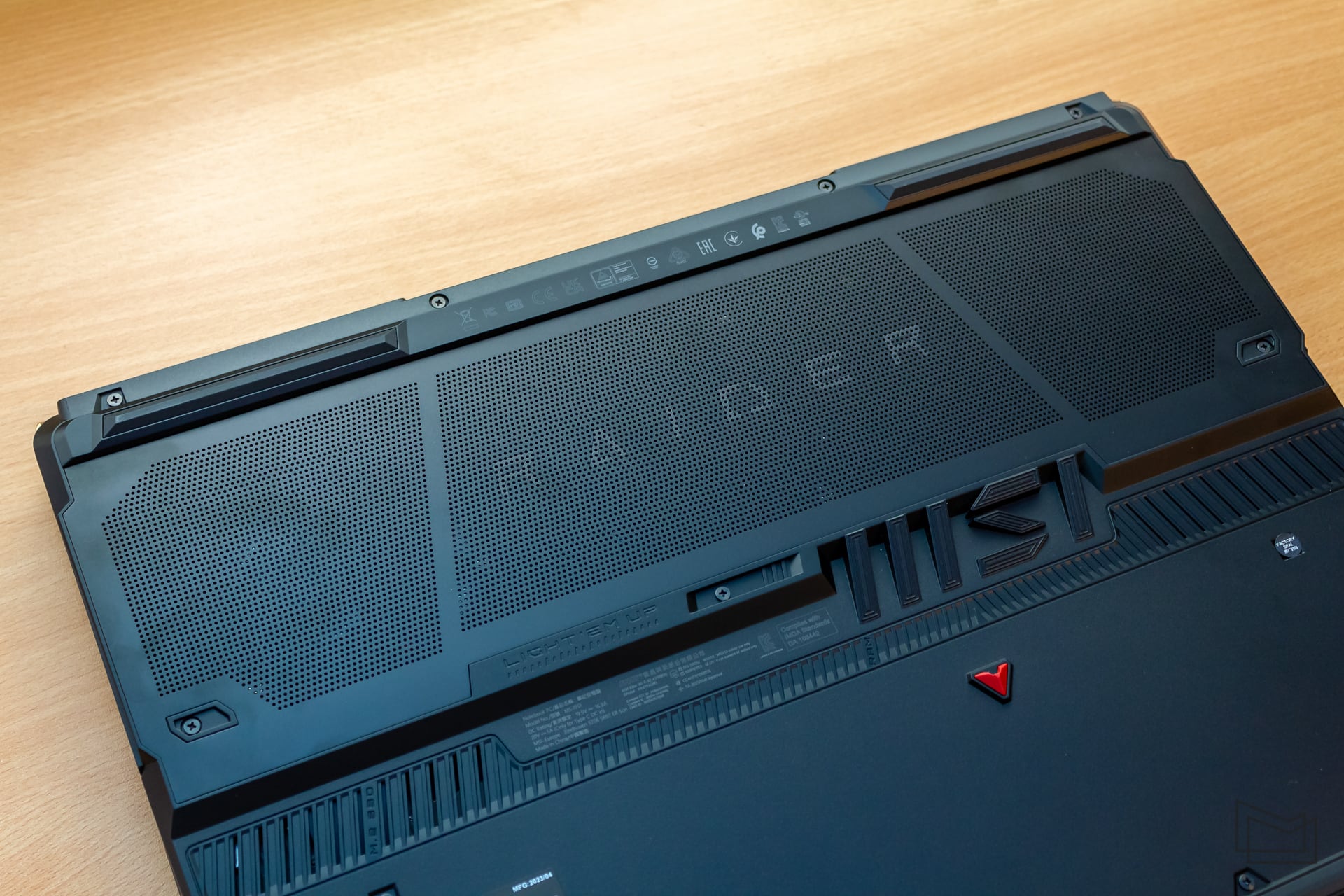 MSI Raider GE78HX 13VI (8 of 38)