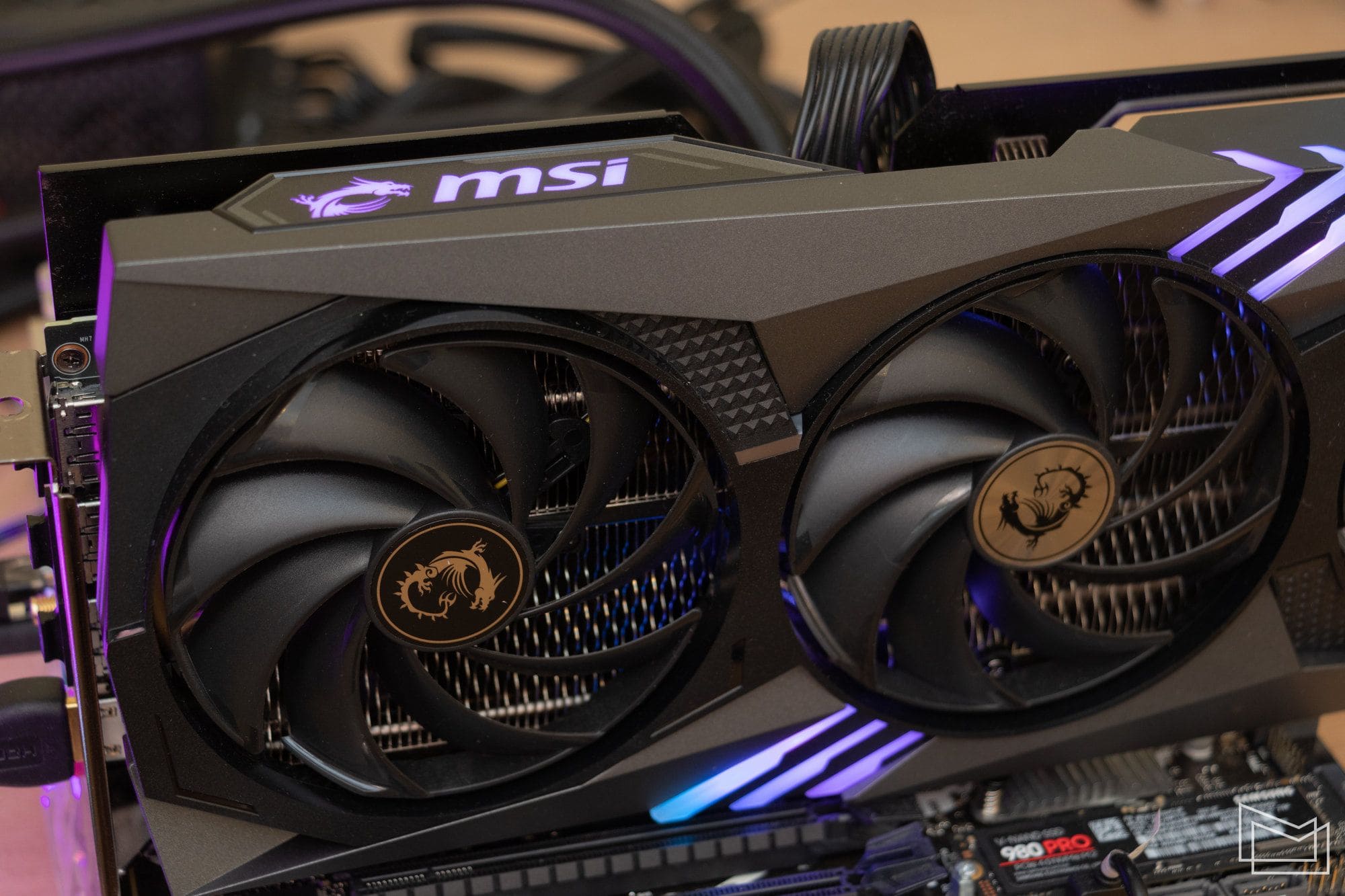 MSI-GeForce-RTX-4060-Ti-Gaming-X-Trio-8G_LED1