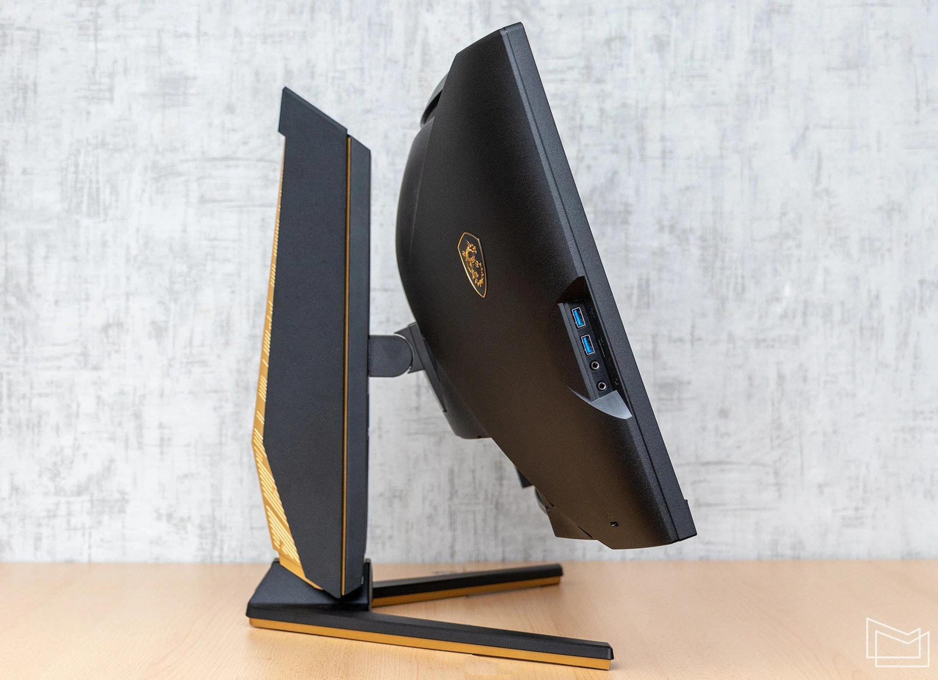 MSI MEG 342C 04