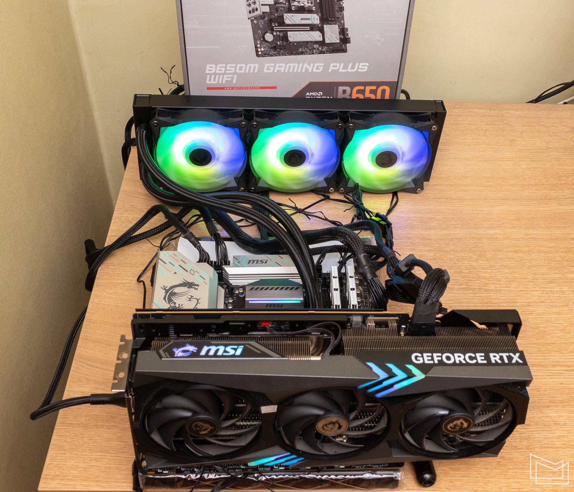 RTX 4070 SUPER + B650M GAMING PLUS WIFI他