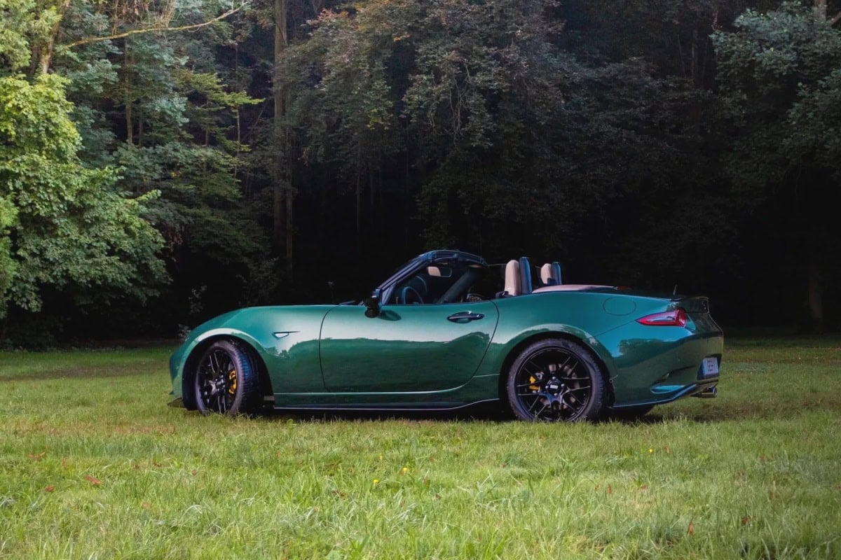 Mazda MX-5 Geshi side