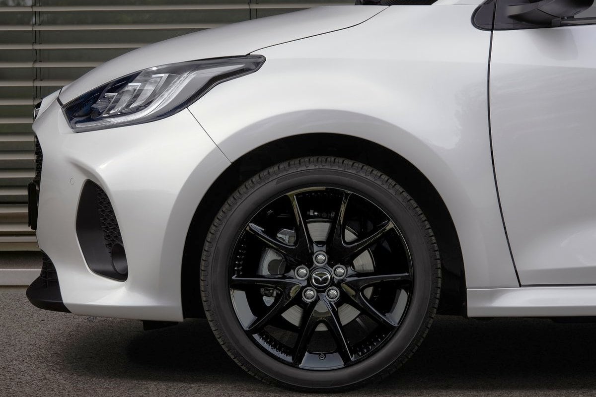 Mazda 2 Hybrid wheels