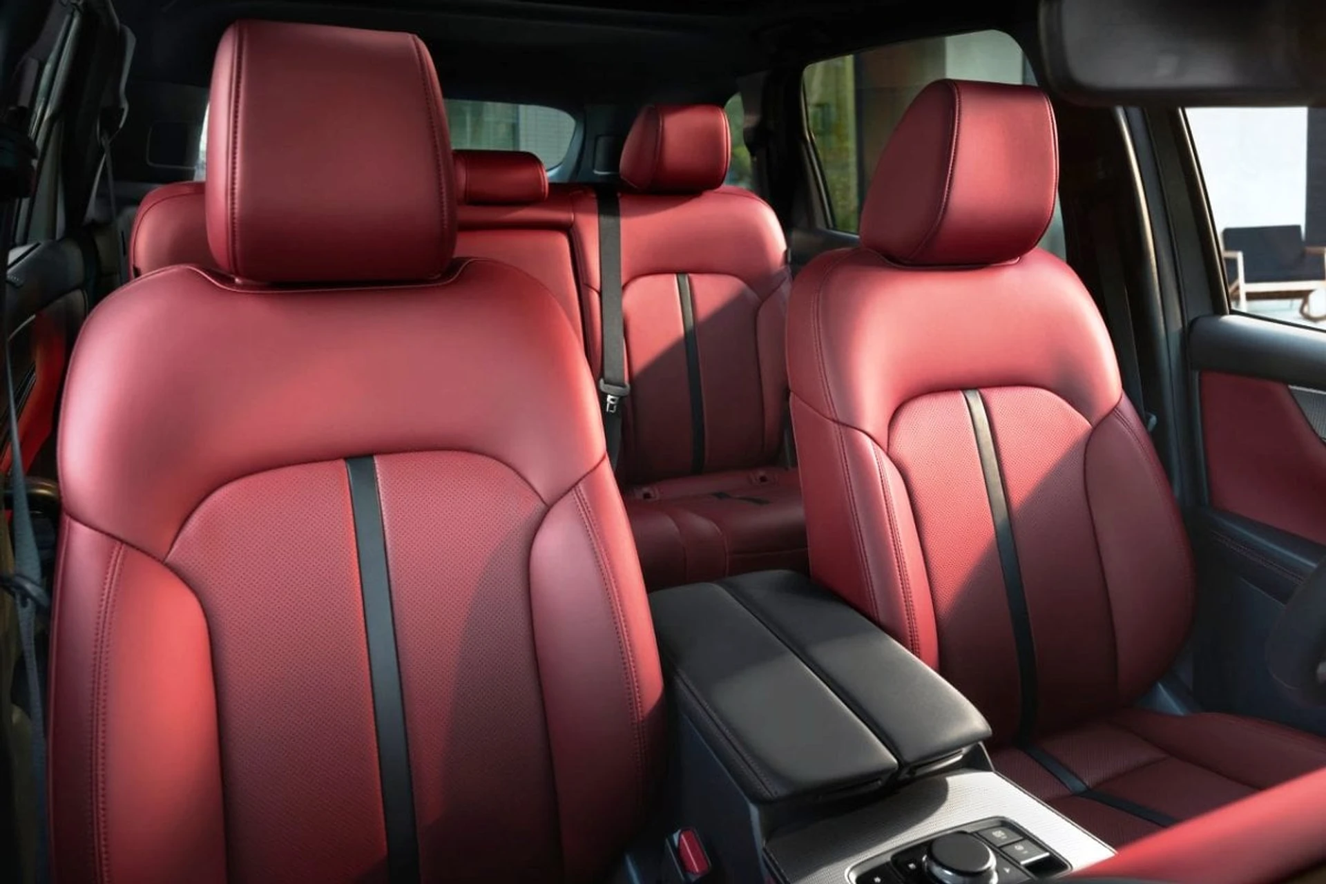 Mazda CX-70 seats