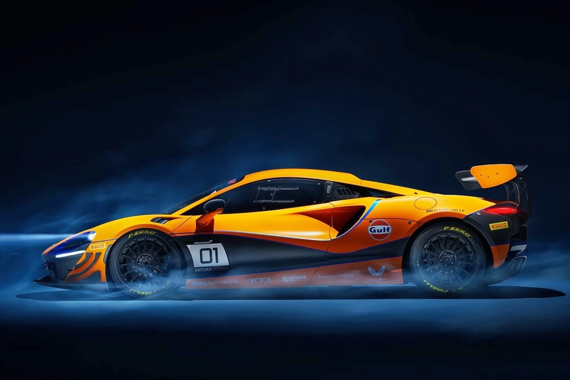McLaren Artura Trophy Racecar