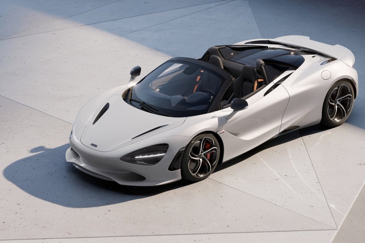 McLaren 750S Spider front