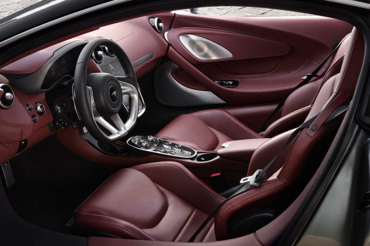 McLaren GT 2020 inside