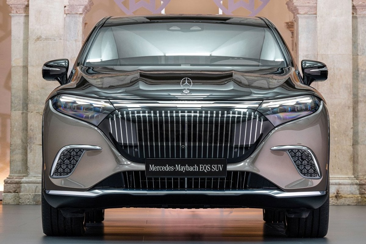 Mercedes EQS SUV Maybach 2024