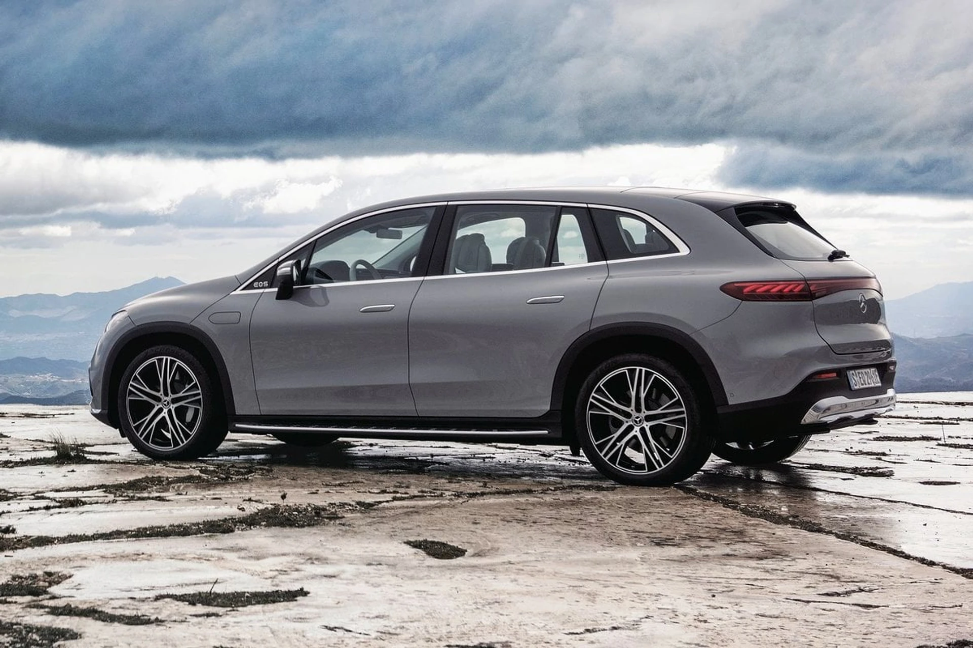 Mercedes-Benz EQS SUV 4