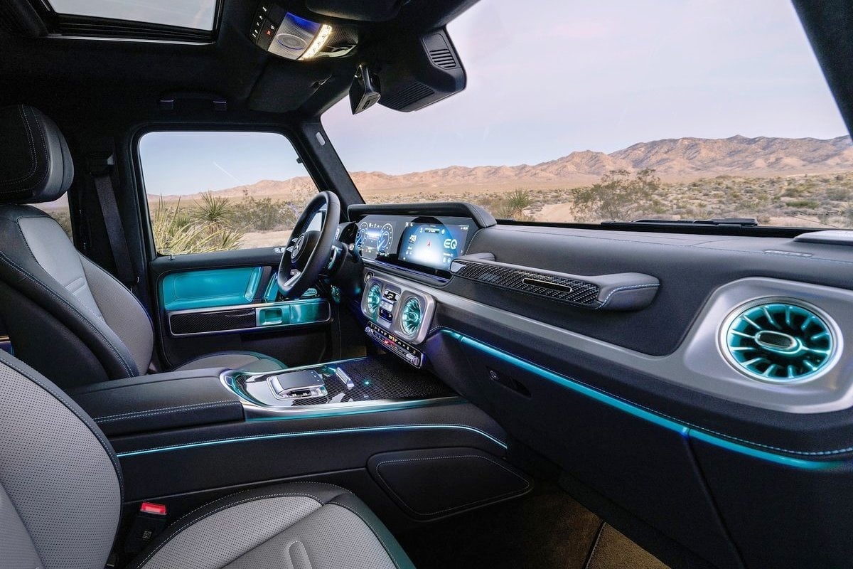 Mercedes-Benz G580 EQ inside