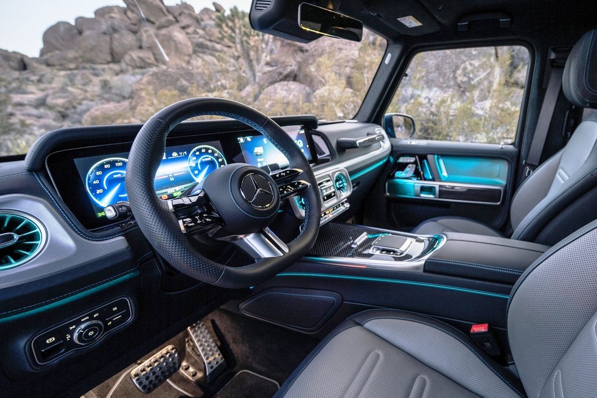 Mercedes-Benz G580 inside