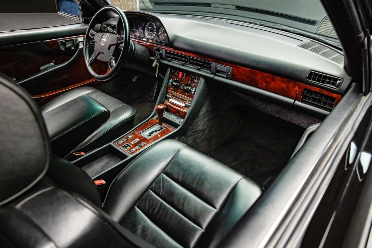 Mercedes-Benz 500SEC AMG inside