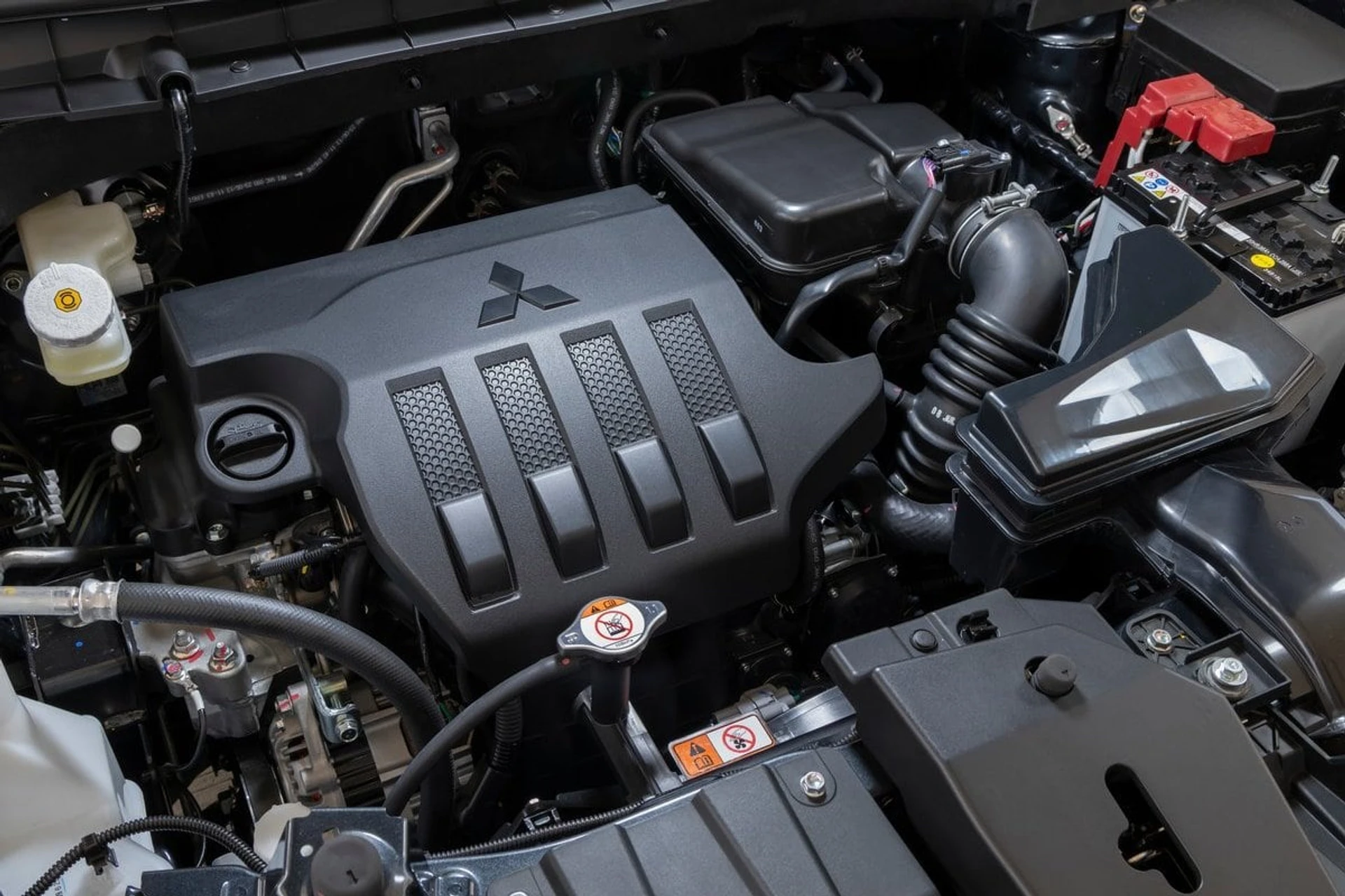 Mitsubishi Xforce 8