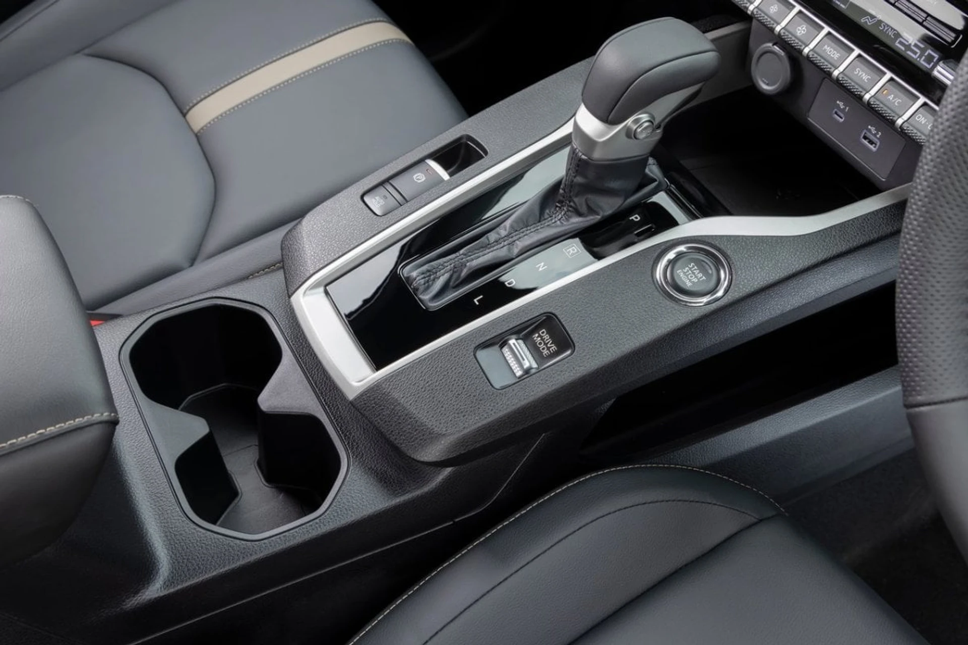 Mitsubishi Xforce 7