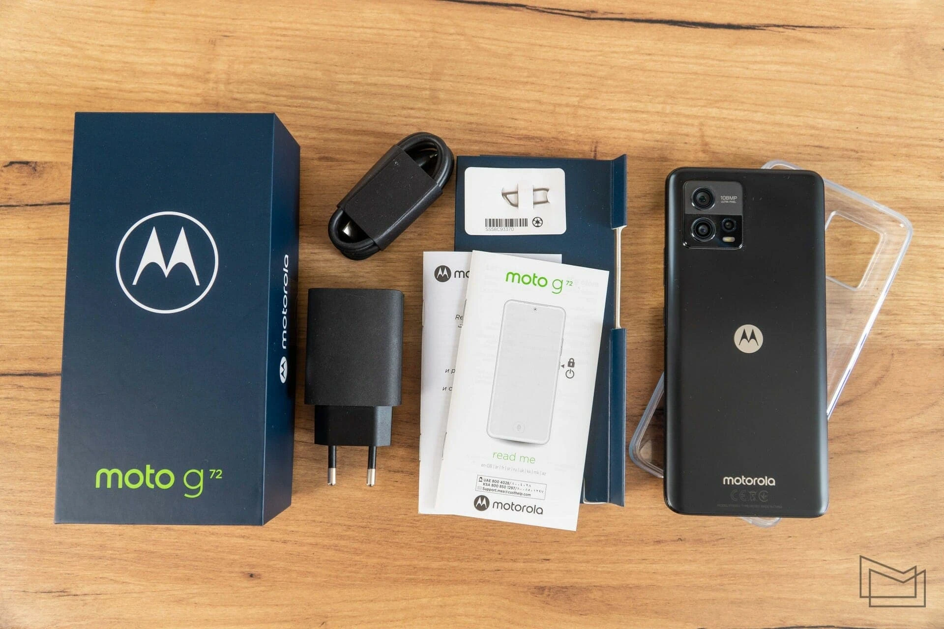 Moto-G72-cheap-smartphone-1