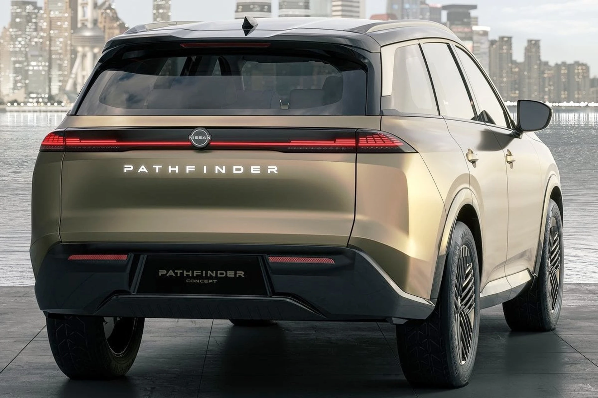 Nissan Pathfinder rear