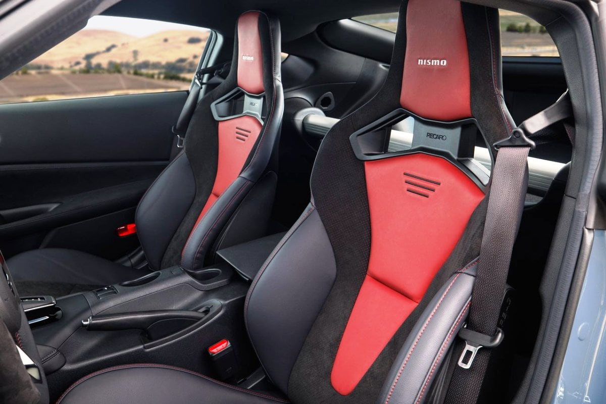 Nissan Z Nismo seats